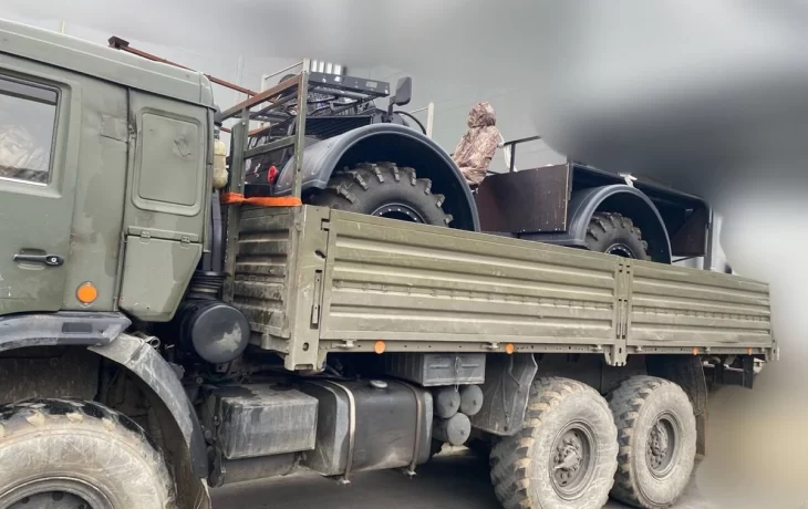 Поехал очередной каракат ребятам на передок