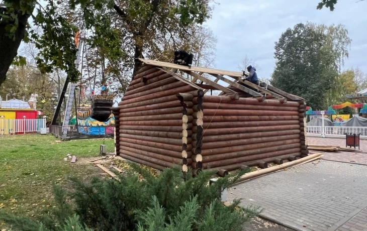 Новый год к нам мчится